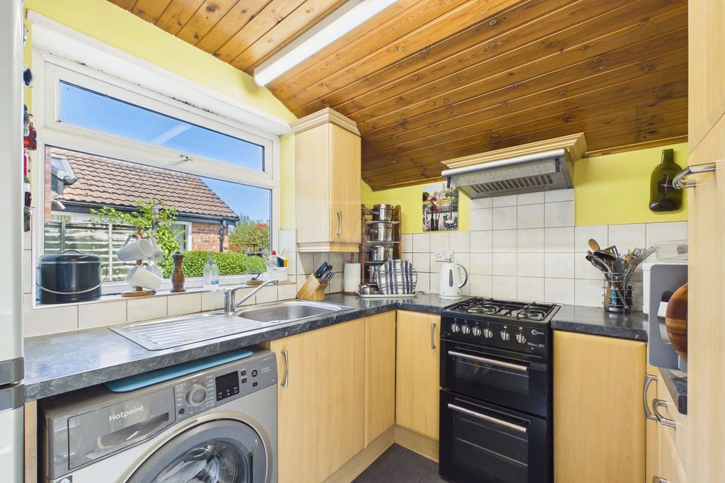 Property photo 2 of 15 Kitchen