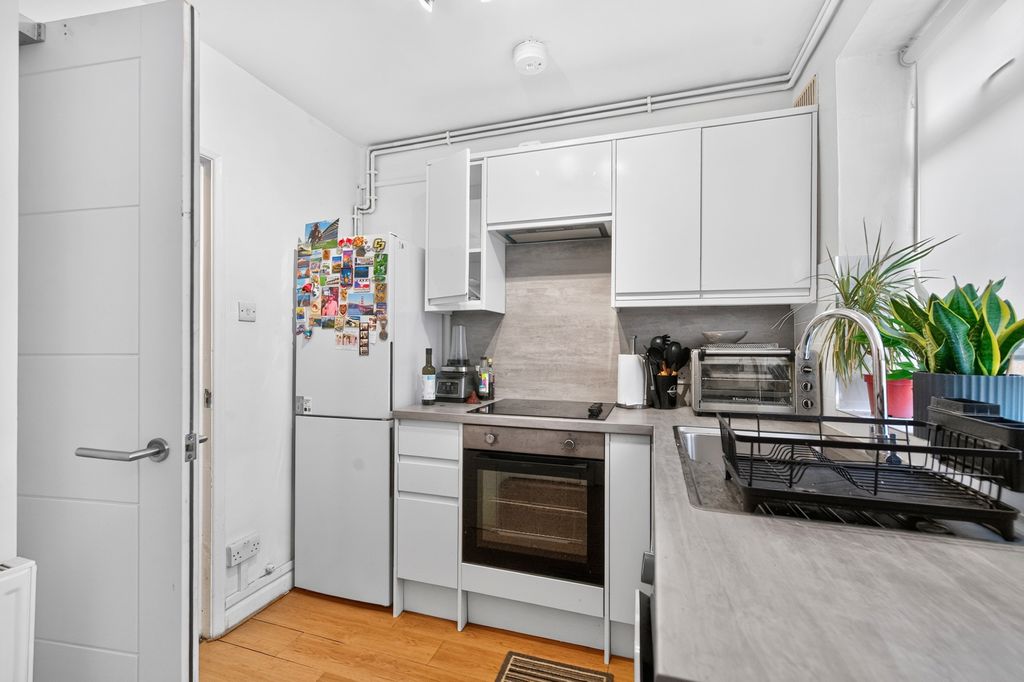 Property photo 3 of 9 Pbox-Img.Jpg