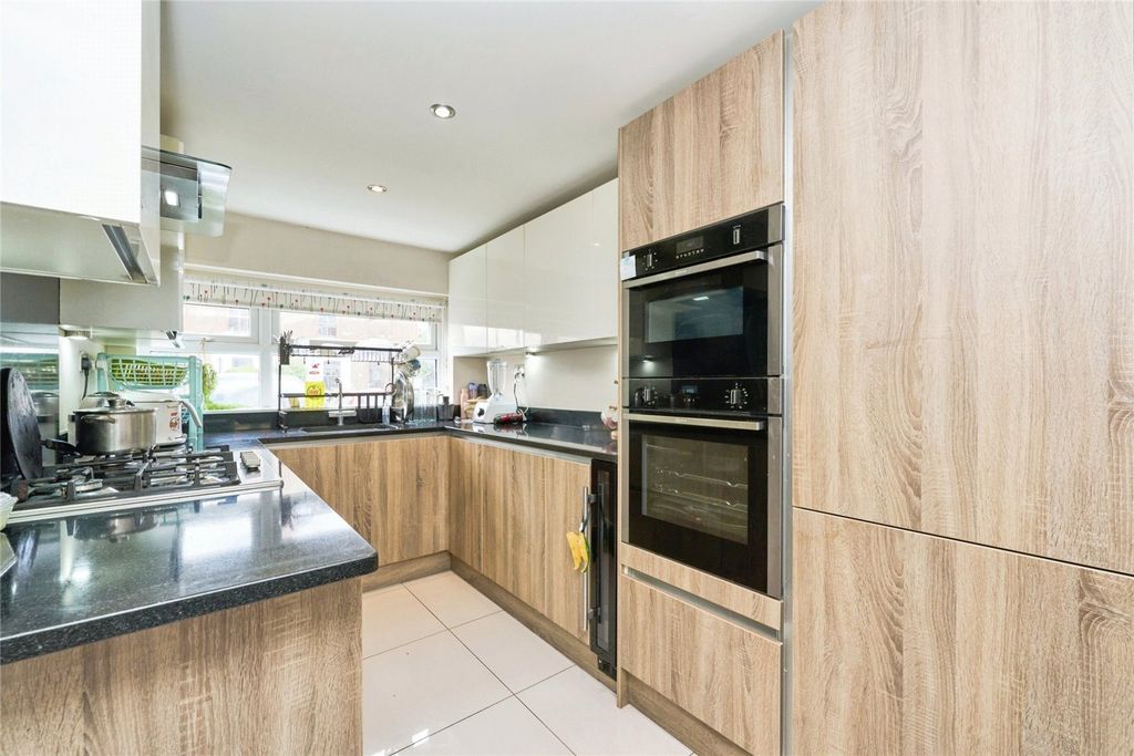 Property photo 3 of 17 Picture No. 04