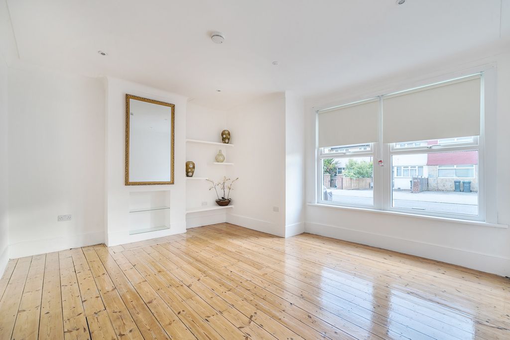 Property photo 2 of 18 Reception