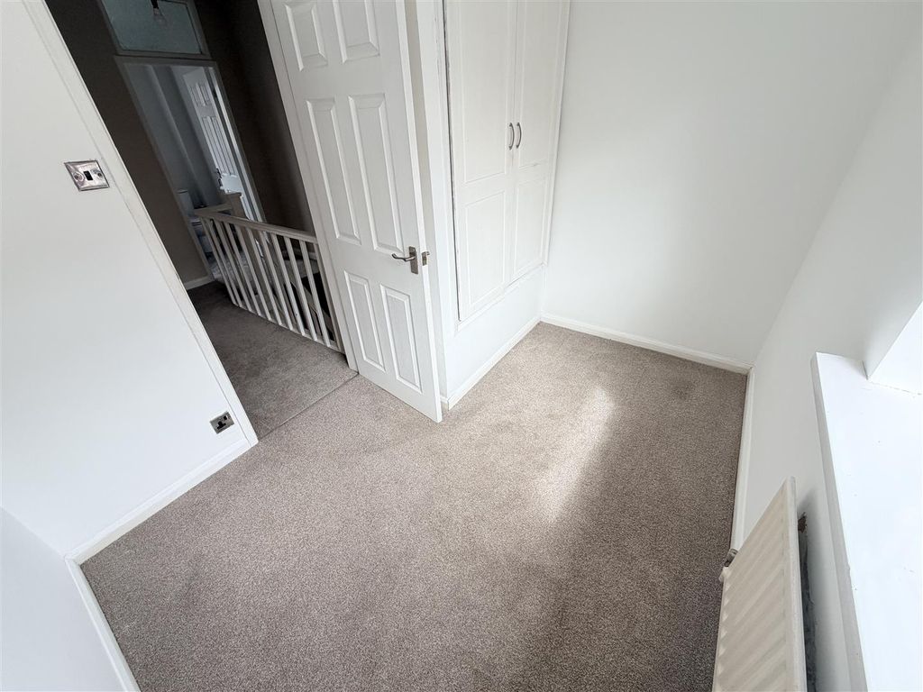 Property photo 3 of 8 Bedroom 3