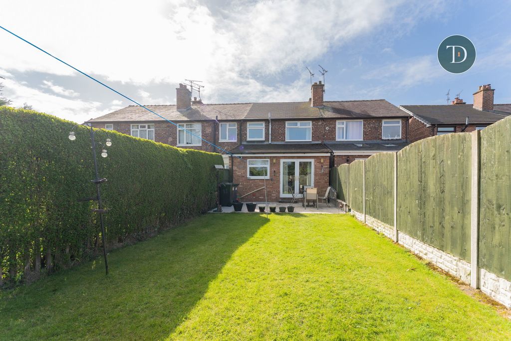 Property photo 2 of 20