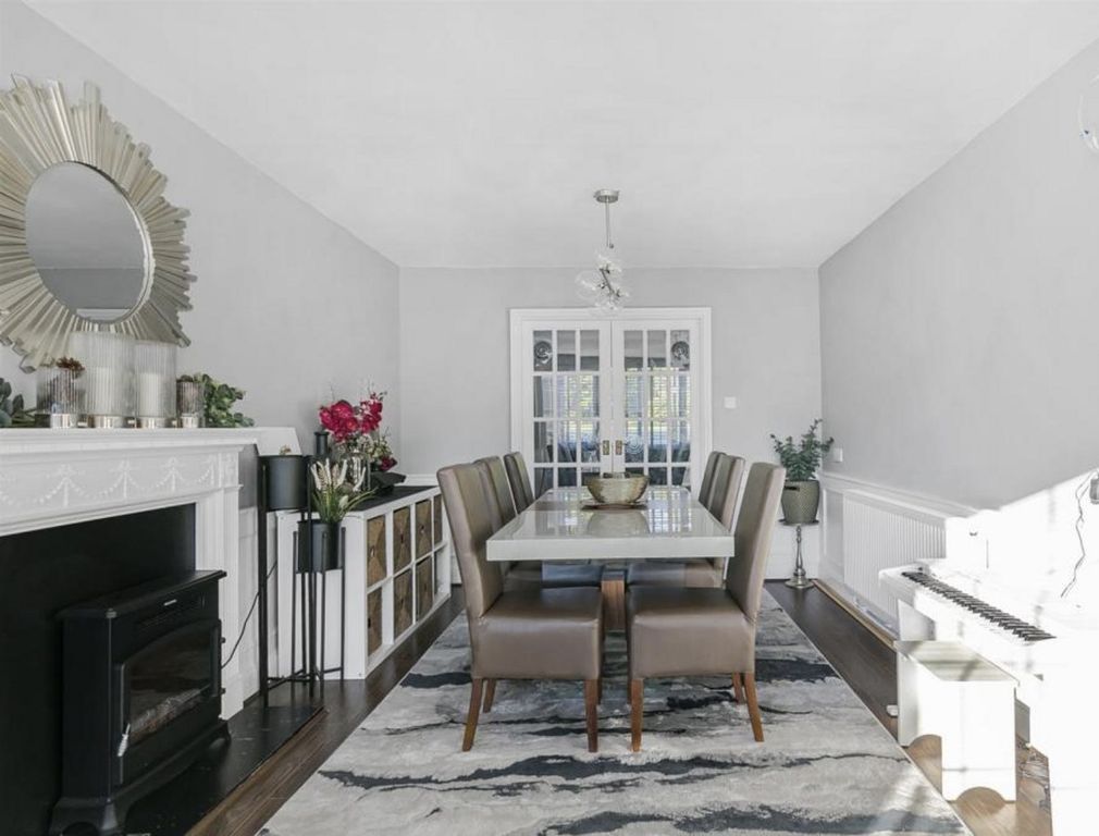 Property photo 3 of 26