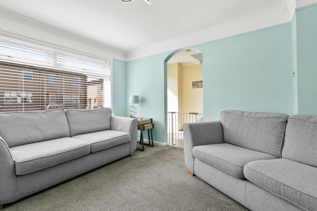 Property photo 2 of 25