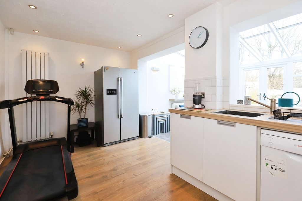 Property photo 3 of 12 Kitchen/Diner