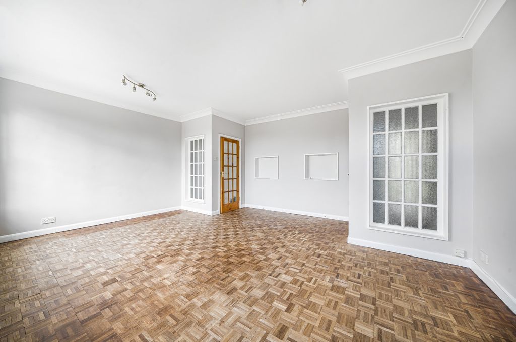 Property photo 2 of 18 Reception