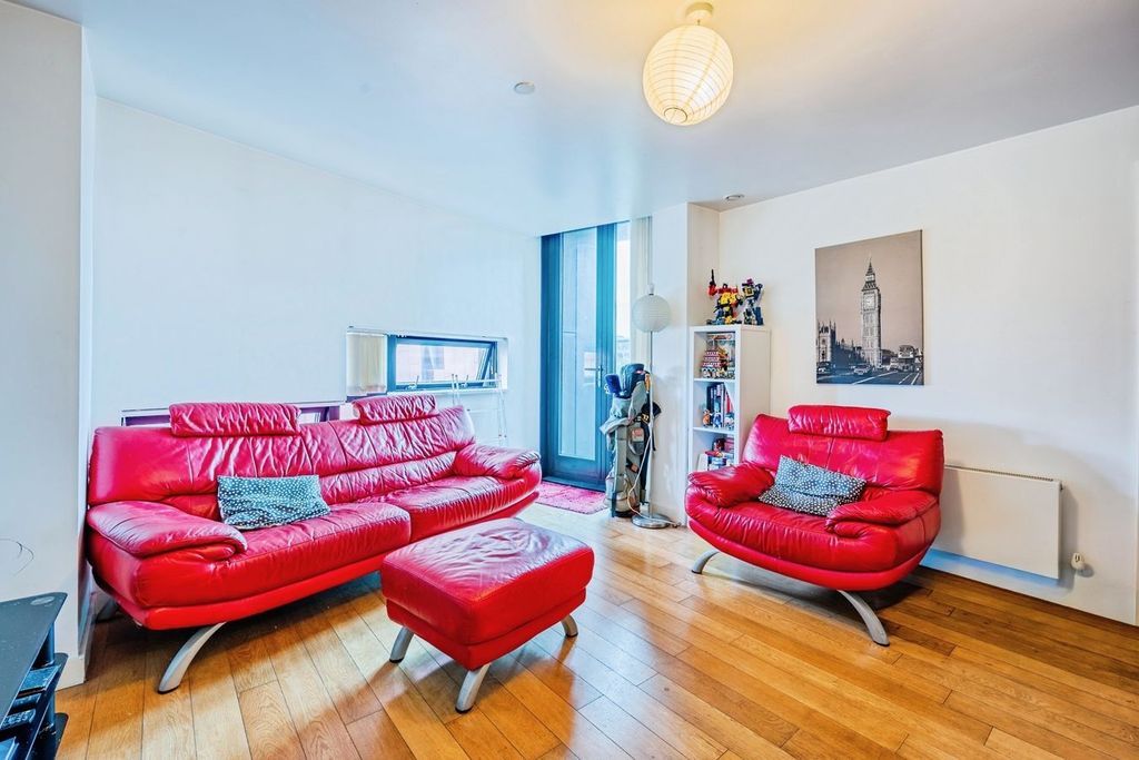 Property photo 3 of 17
