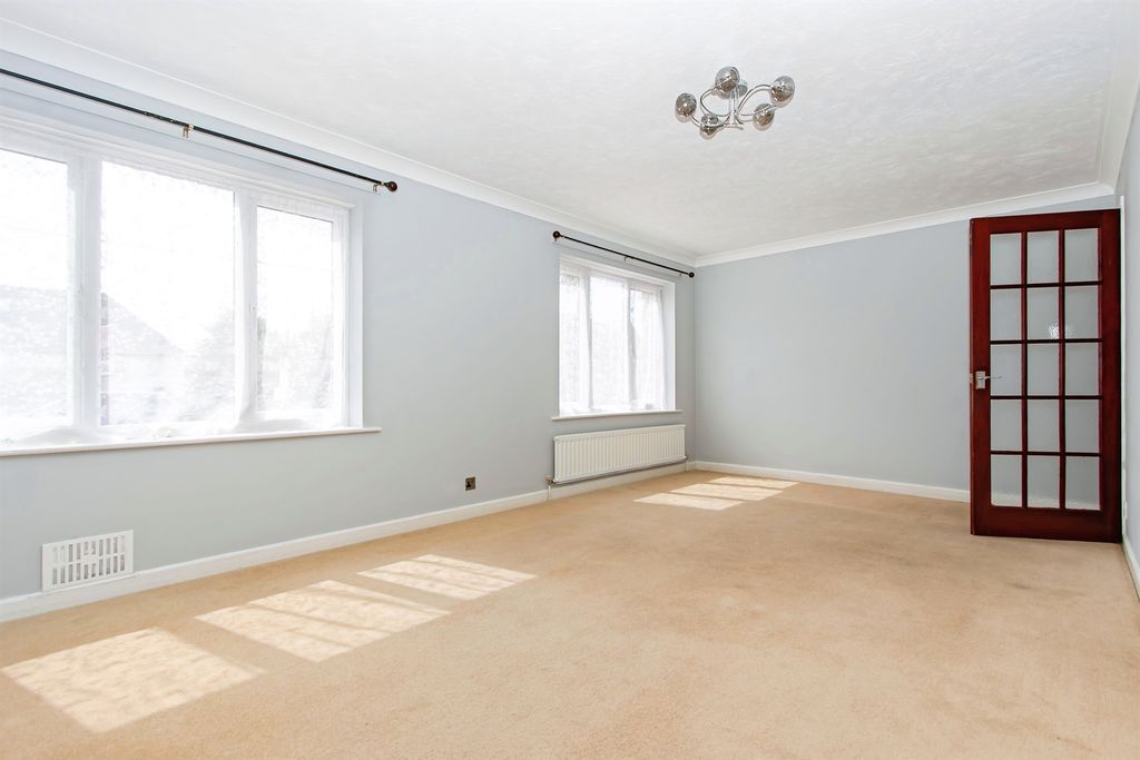 Property photo 3 of 16