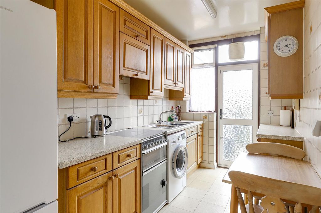 Property photo 3 of 22 Ridge Avenue_20.Jpg