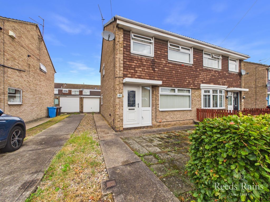 Property photo 1 of 17 External