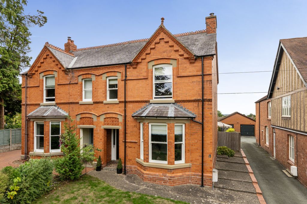 Property photo 1 of 27 1516433 (2)