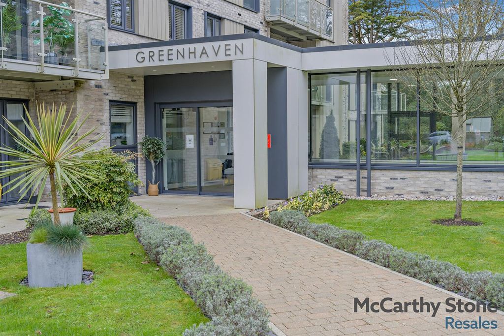 Property photo 1 of 39 8682628-Exterior15-800.Jpg