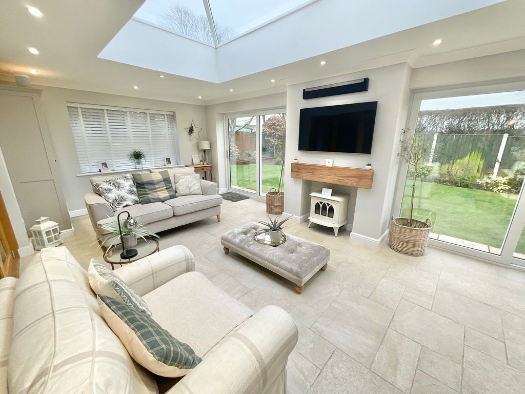 Property photo 2 of 31