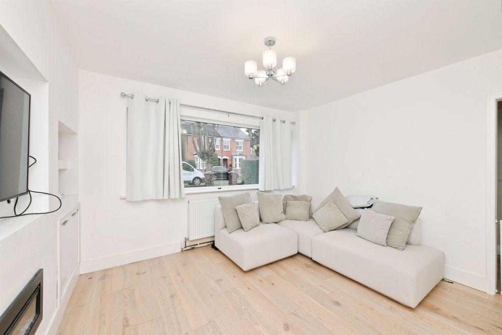 Property photo 3 of 20