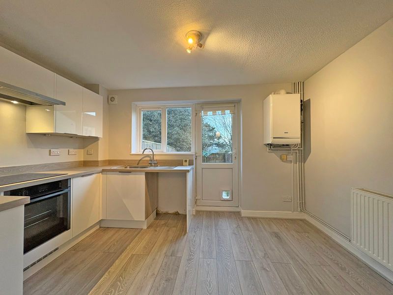 Property photo 3 of 7 Photo 4