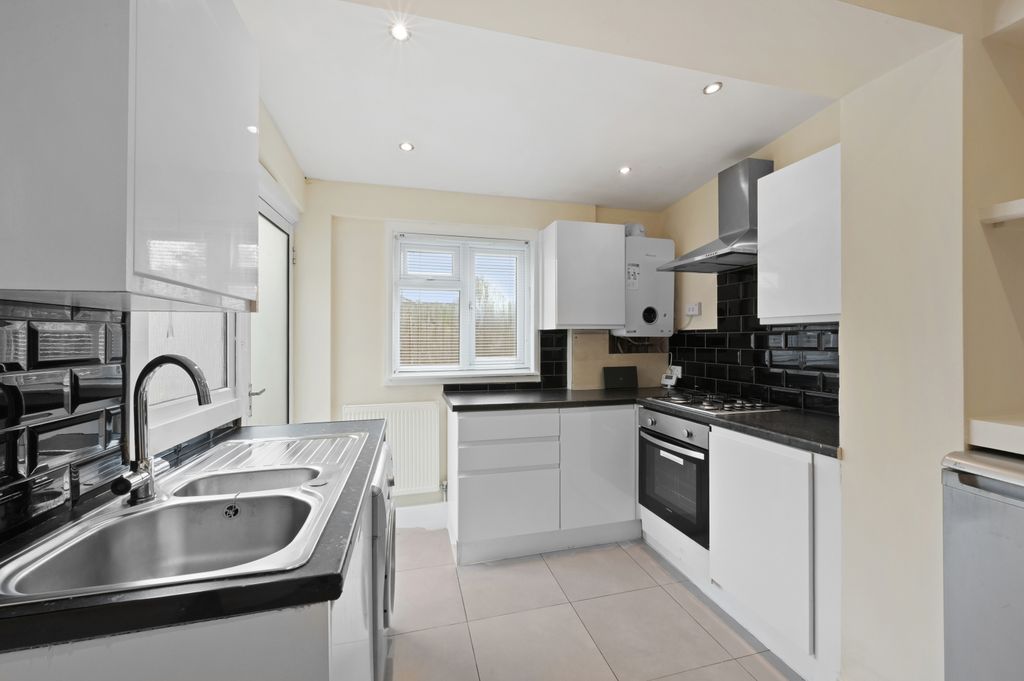 Property photo 1 of 10 Picture No. 08