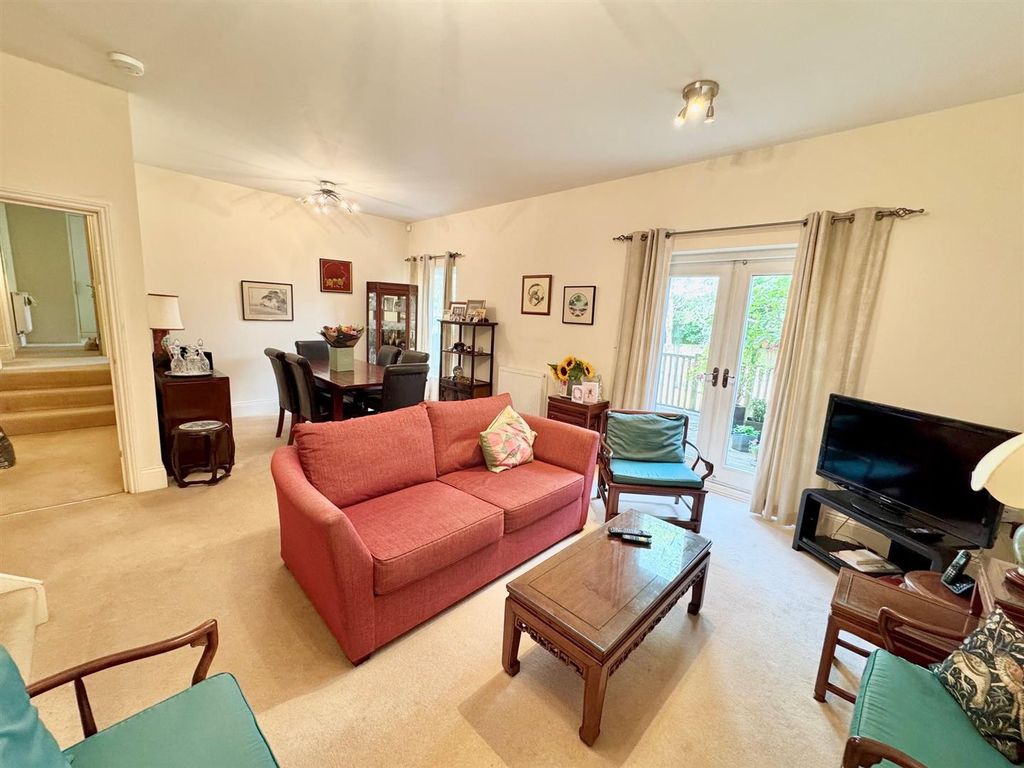 Property photo 2 of 13 Seven.Jpg