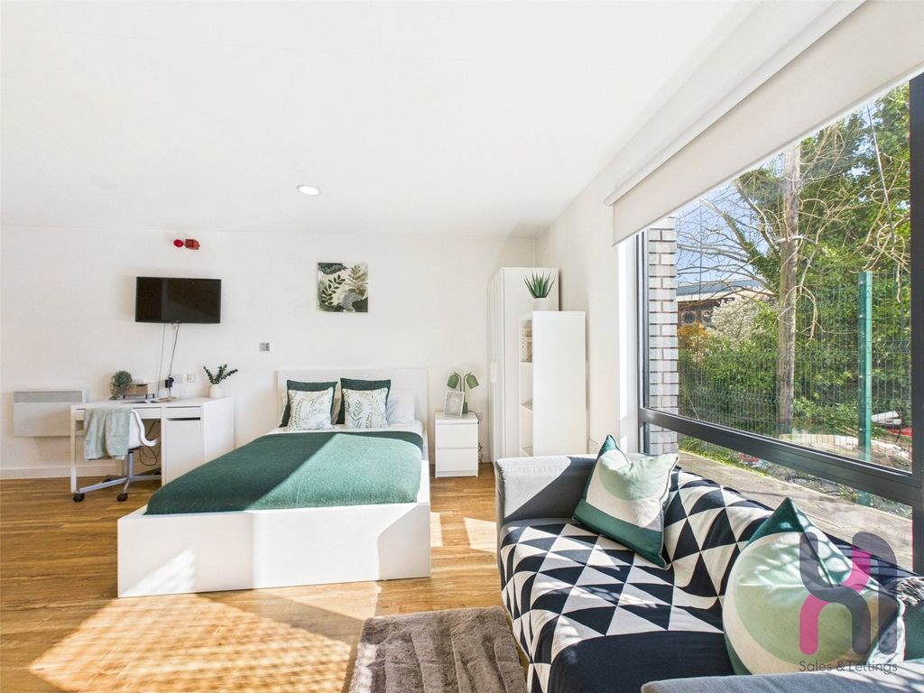 Property photo 1 of 15 Picture No. 18