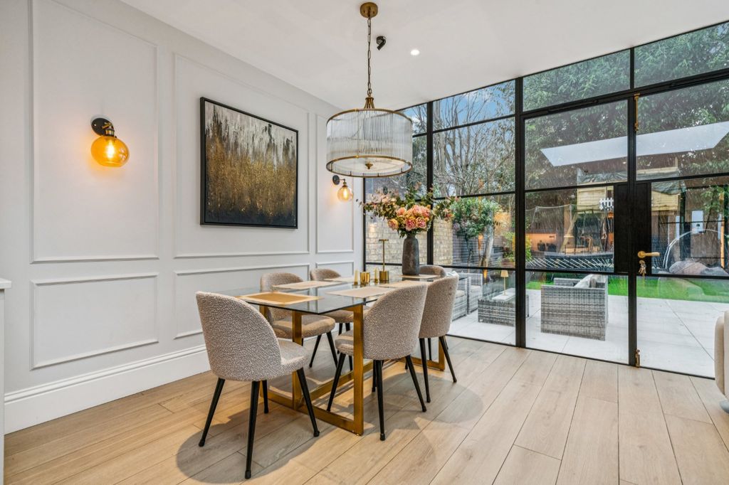 Property photo 3 of 24 Dining Area