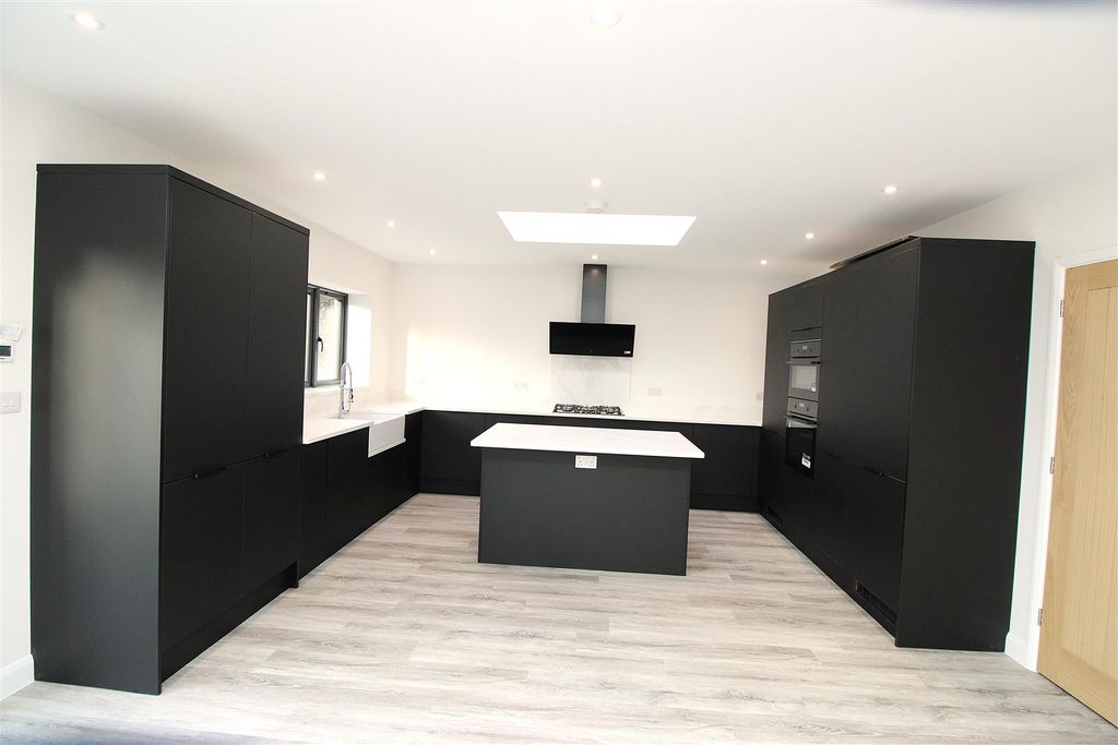 Property photo 2 of 26 Img_4056.Jpg