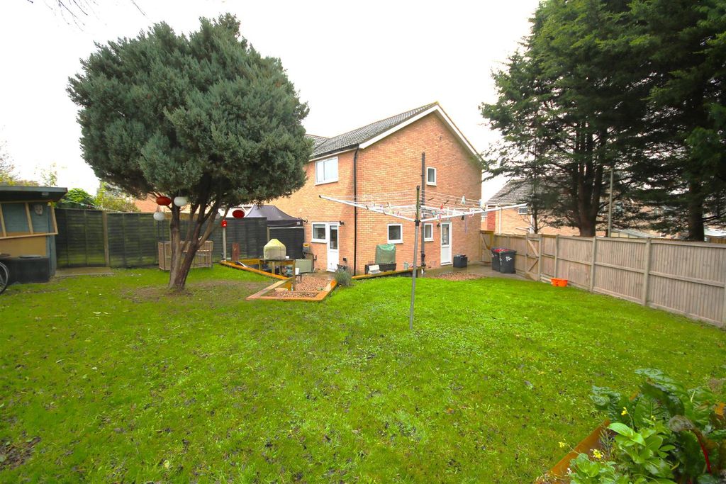 Property photo 2 of 21 Garden B.Jpg