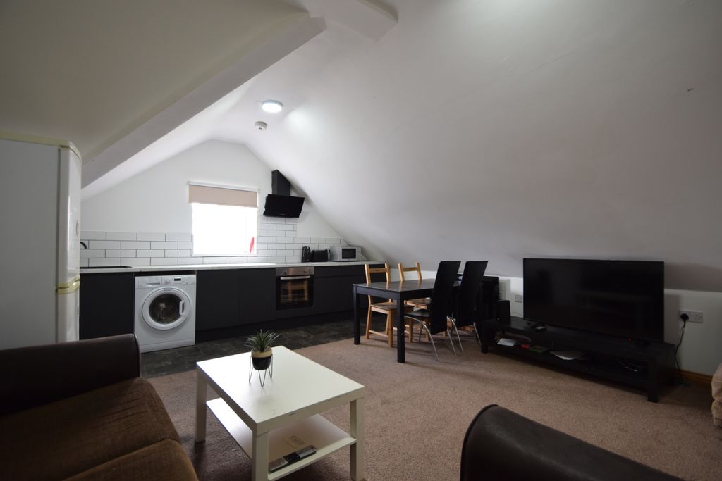 Property photo 1 of 13 Photo 10