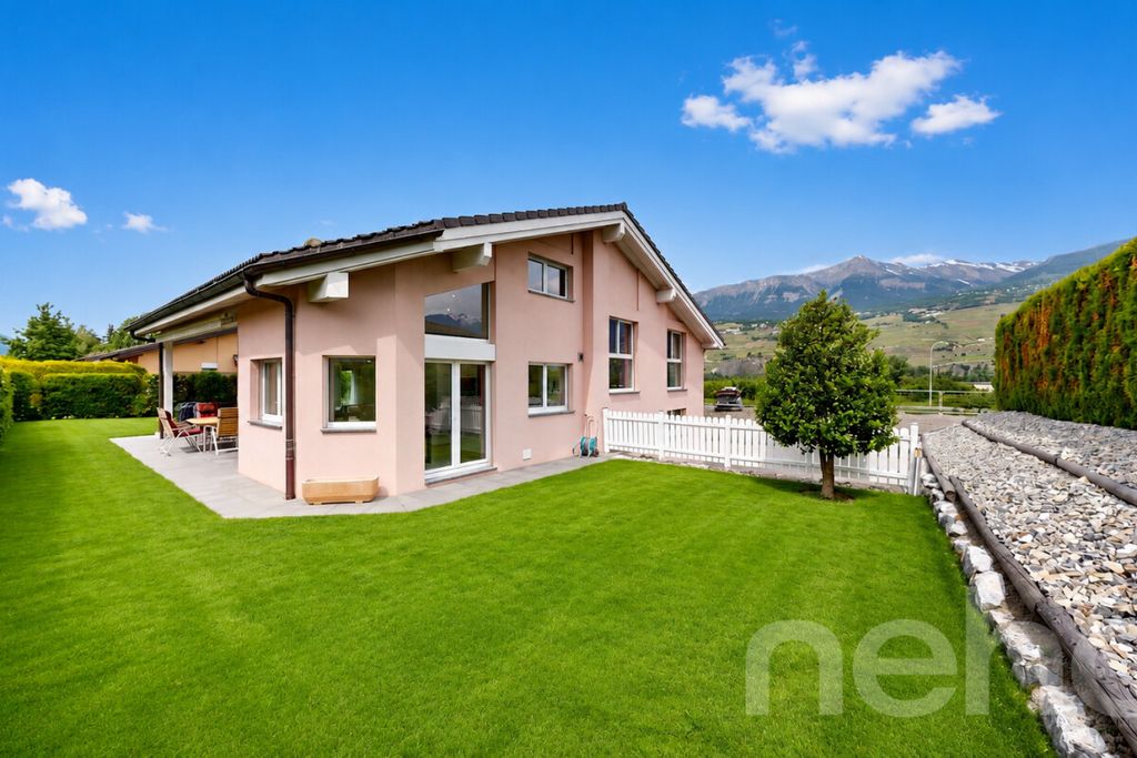 Property photo 2 of 12