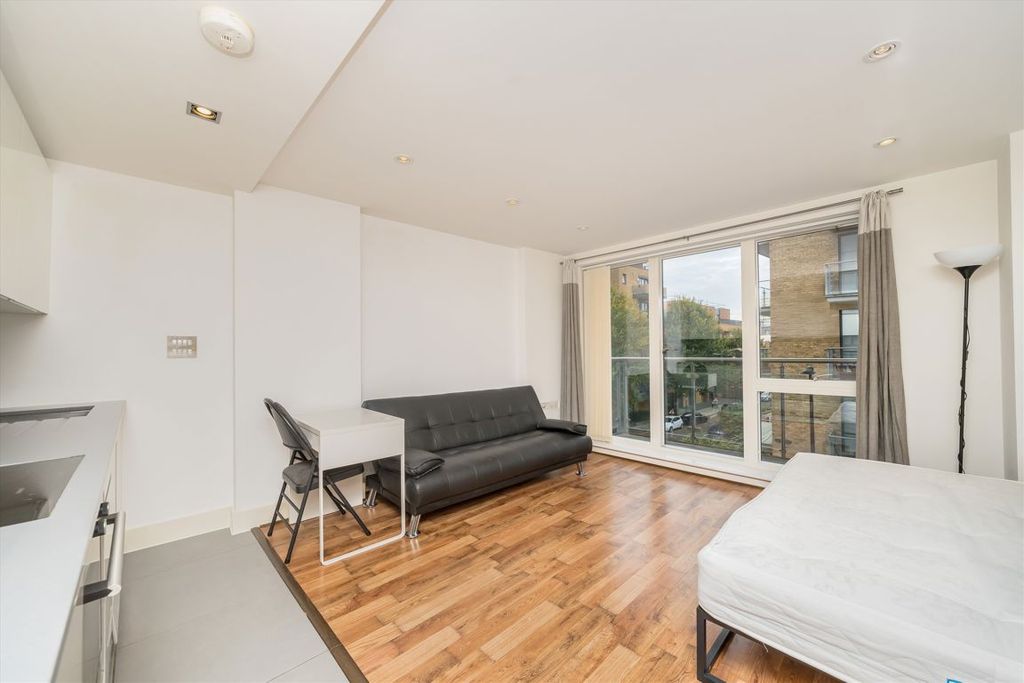 Property photo 3 of 7