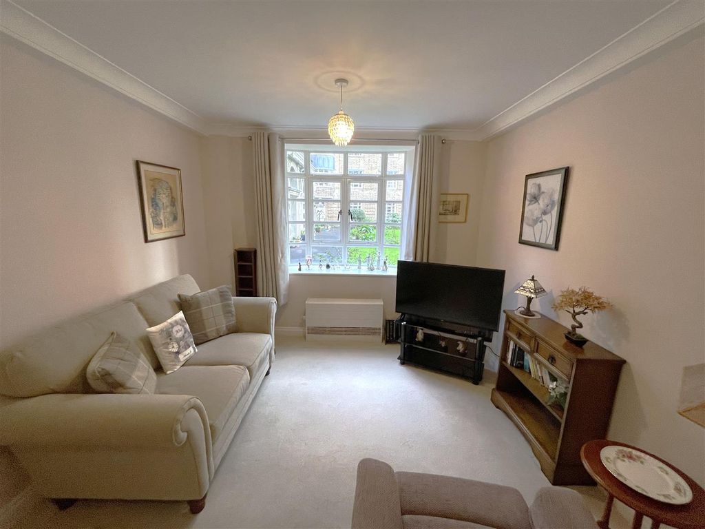 Property photo 3 of 17 Living Room.Jpeg