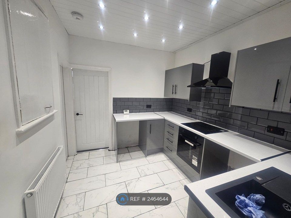 Property photo 1 of 13 Kitchen