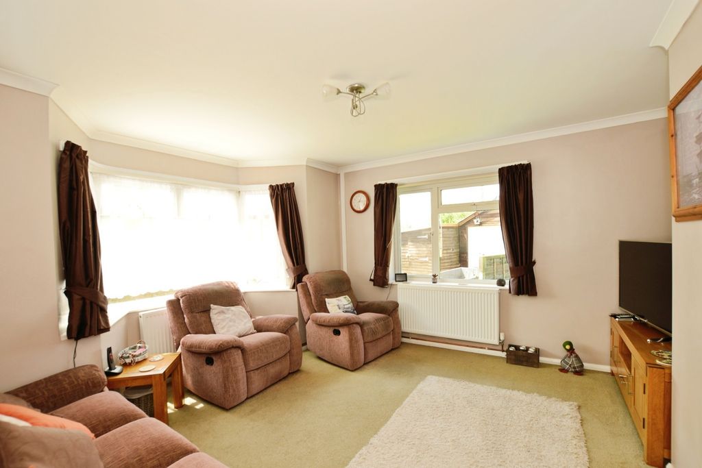 Property photo 2 of 17 Photo