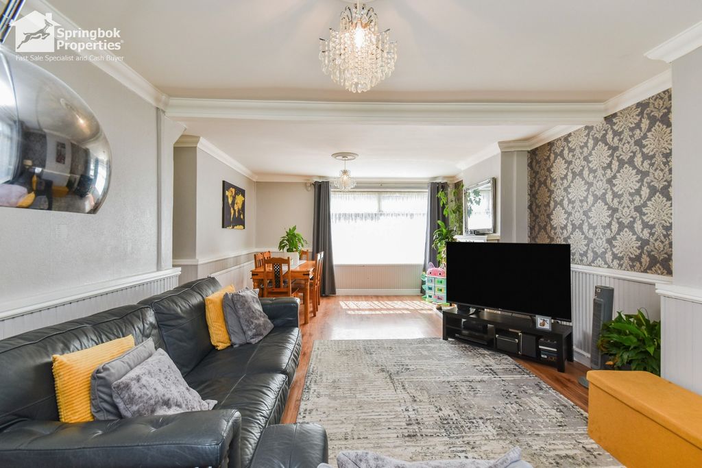 Property photo 3 of 16 Image 2