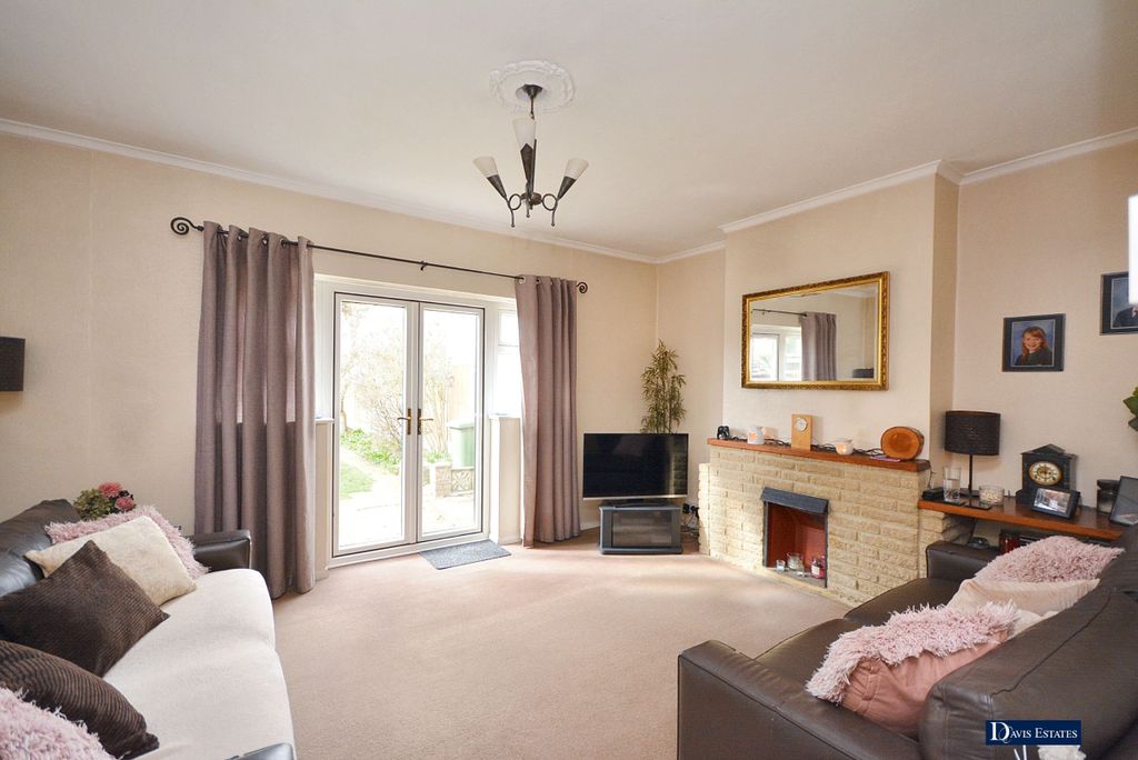 Property photo 3 of 11