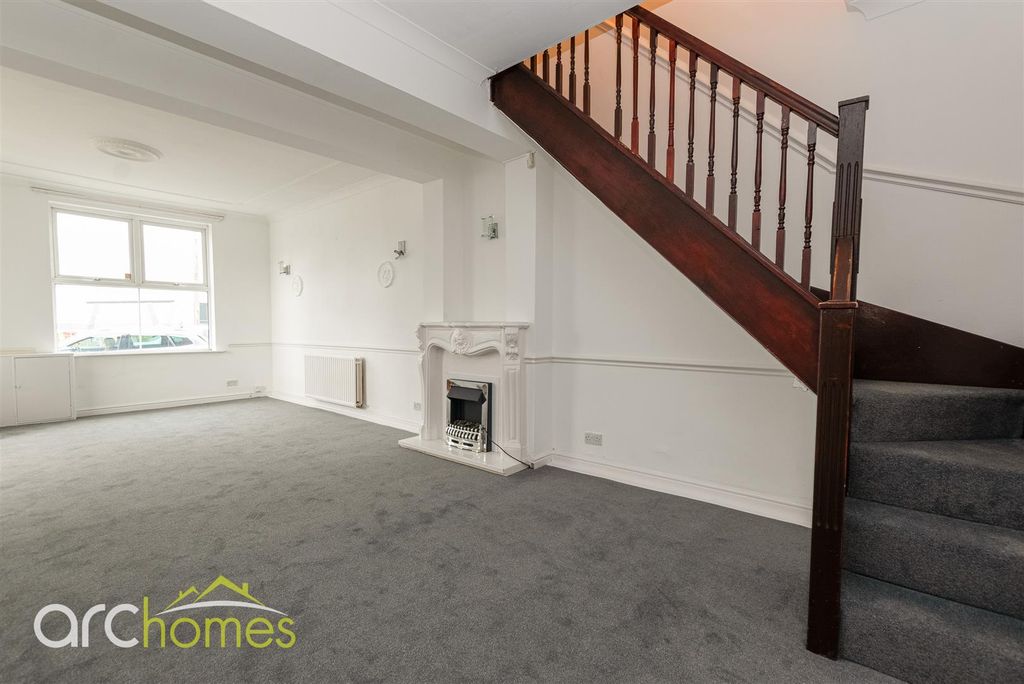 Property photo 2 of 14 Kirkhall-12.Jpg