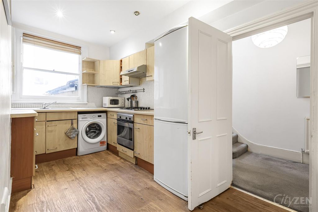 Property photo 2 of 19 Kitchen