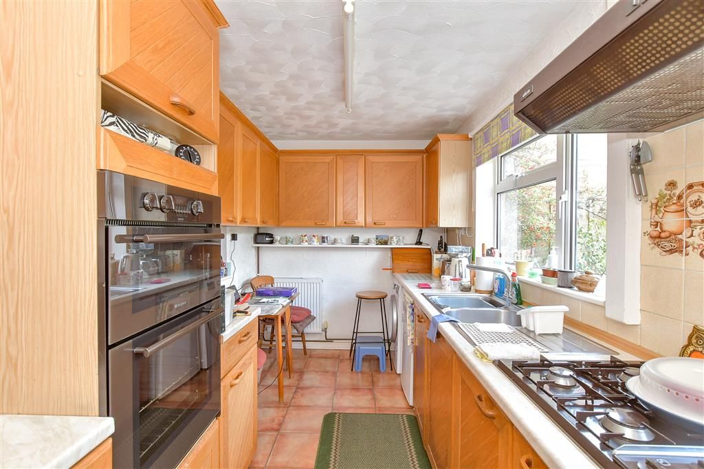 Property photo 3 of 12 Kitchen