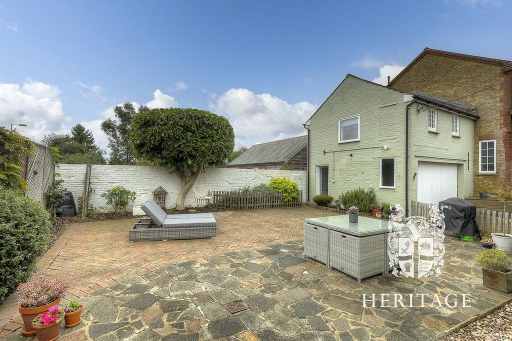 Property photo 2 of 26 Picture No. 24