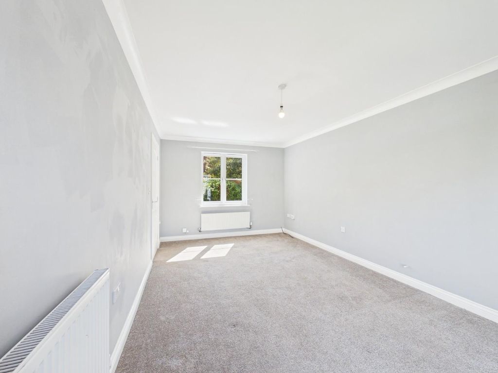 Property photo 3 of 19 Living Room