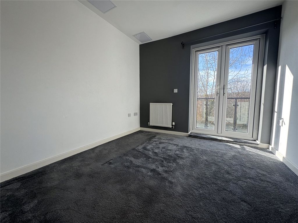 Property photo 3 of 9 Picture No. 25