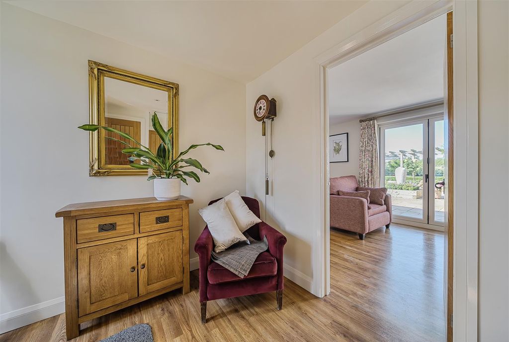 Property photo 3 of 21 1346288-15-68c024Fcccd86.Jpg