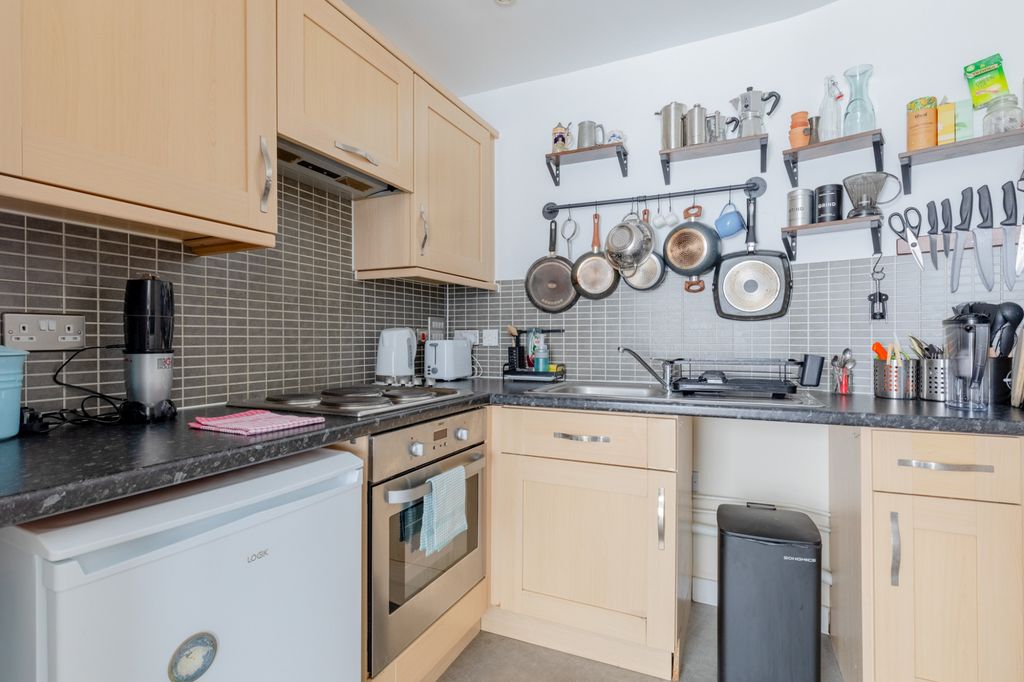 Property photo 2 of 24