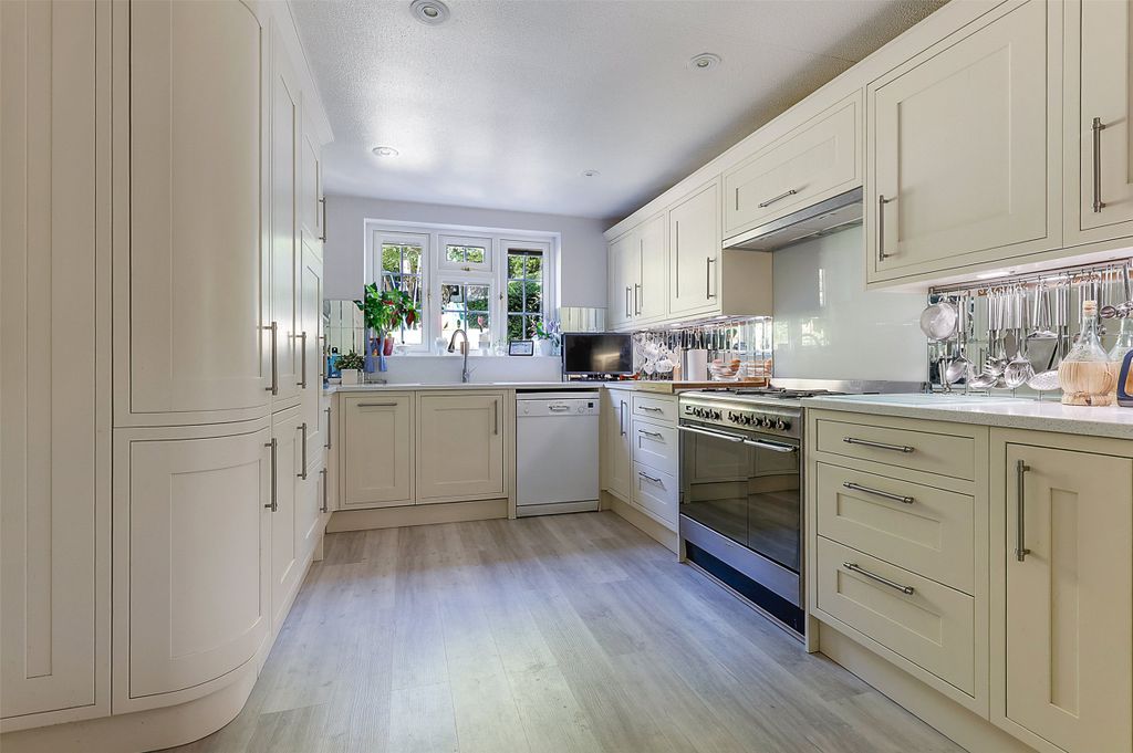 Property photo 2 of 17 Kitchen