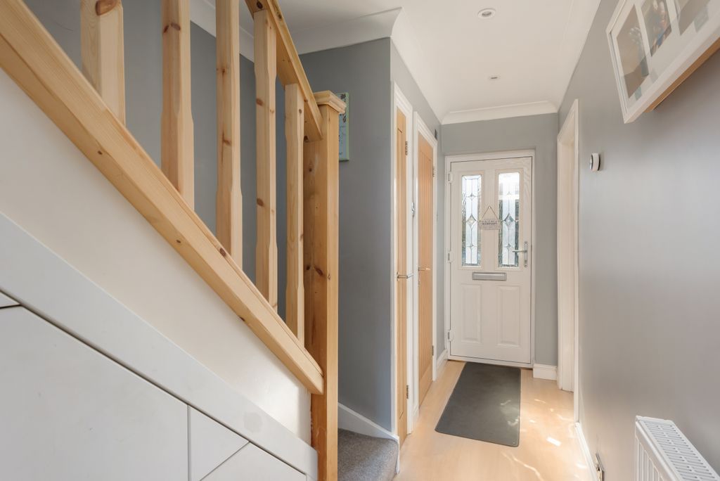 Property photo 3 of 16 Hallway
