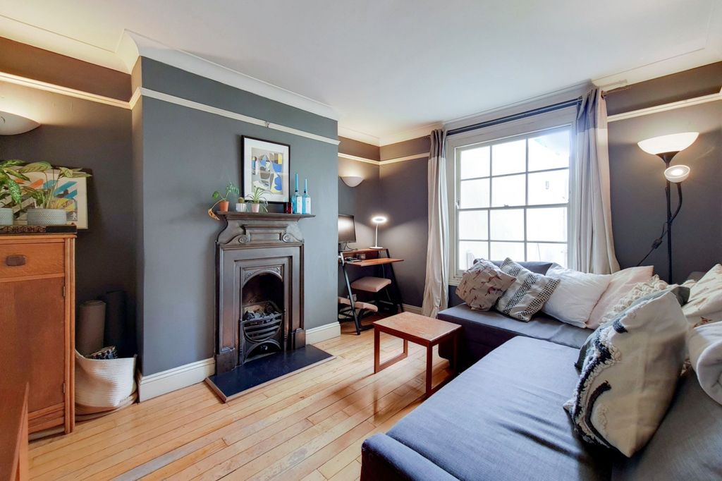 Property photo 1 of 18