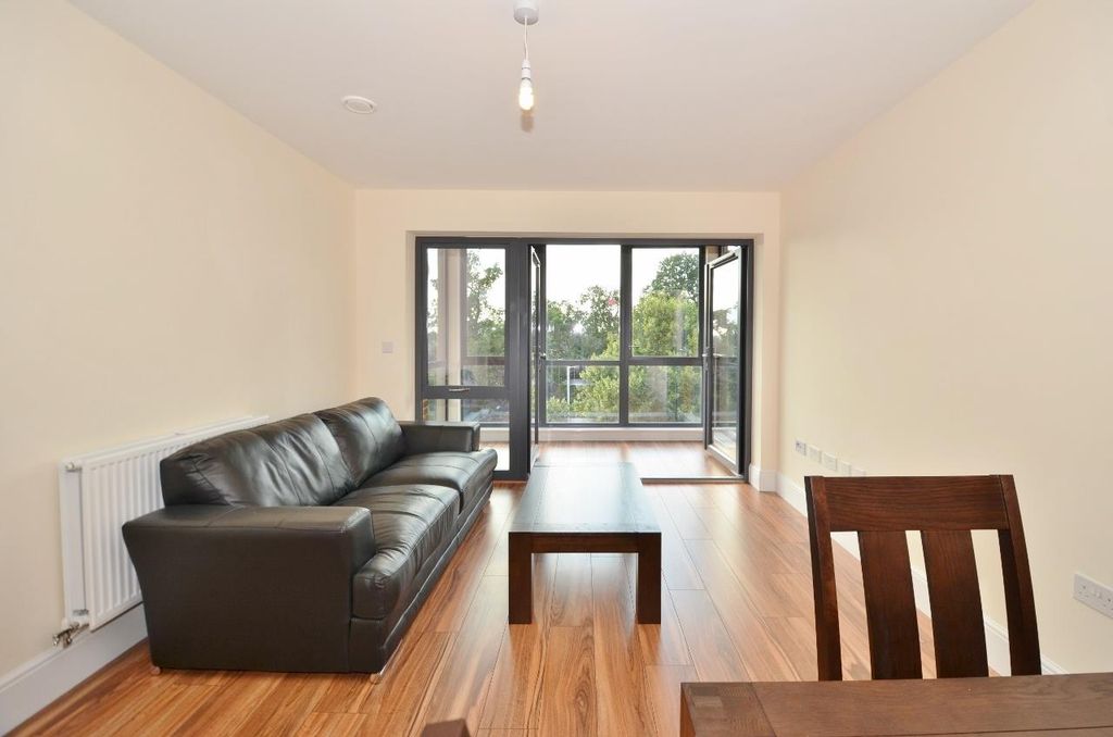 Property photo 3 of 11 Lounge