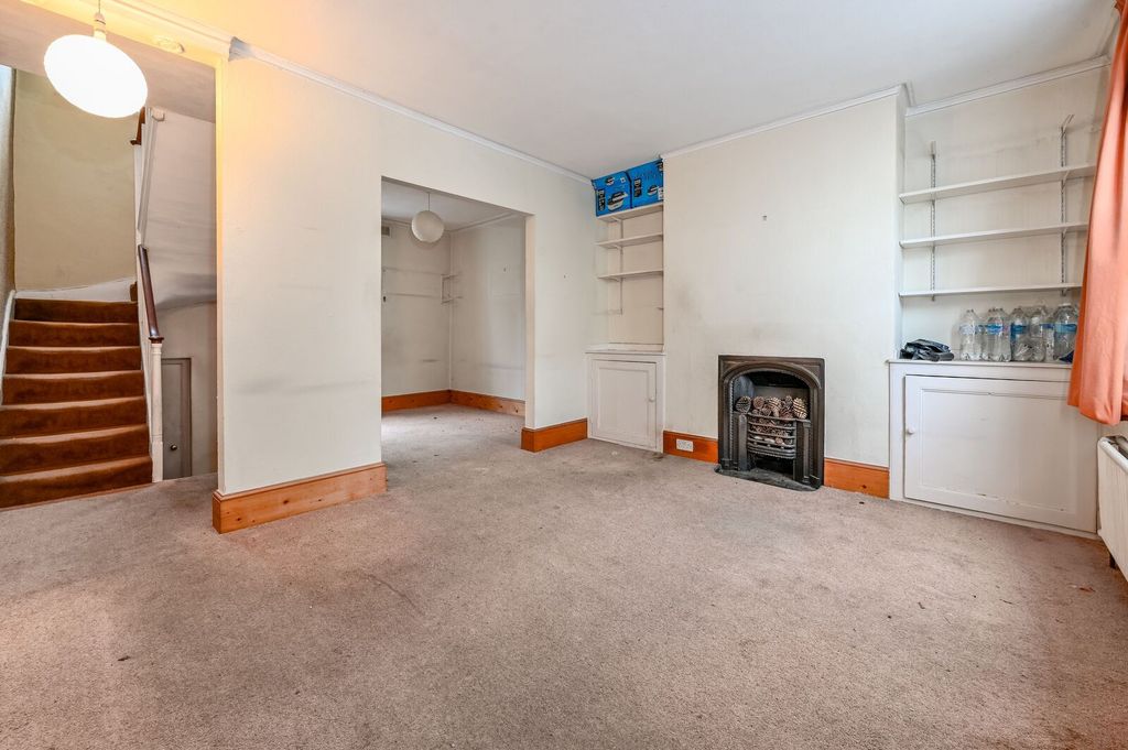 Property photo 1 of 33