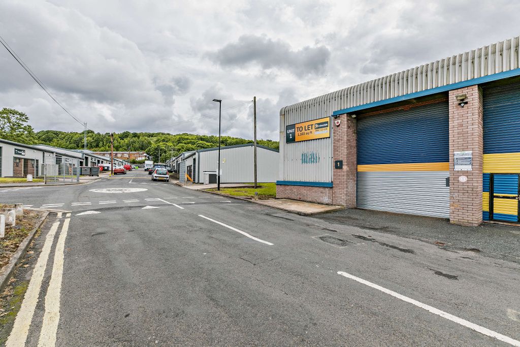 Property photo 2 of 17