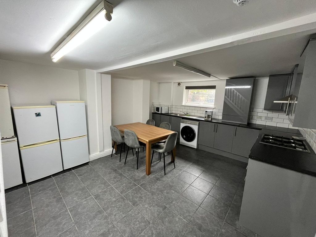 Property photo 2 of 18 Picture No. 05