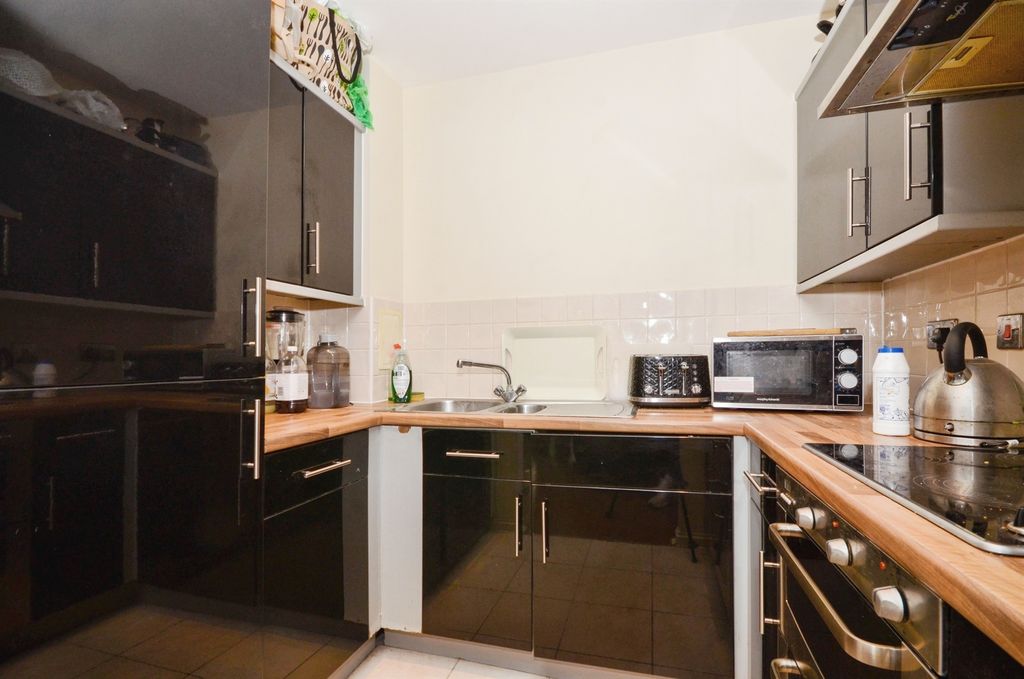 Property photo 3 of 17
