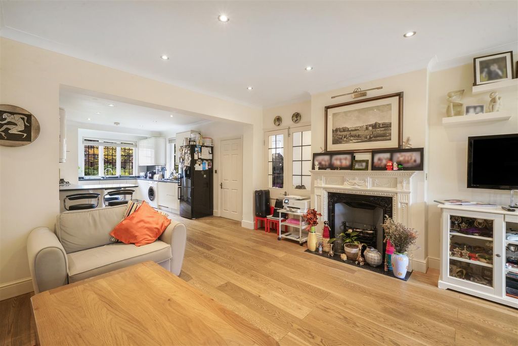 Property photo 3 of 16 Ripon House